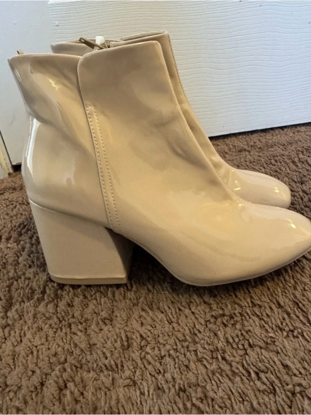 Divided by H&M Ankle Boots Beige Patent Faux Leather Block Heel 8 39 NEW - Picture 4 of 12